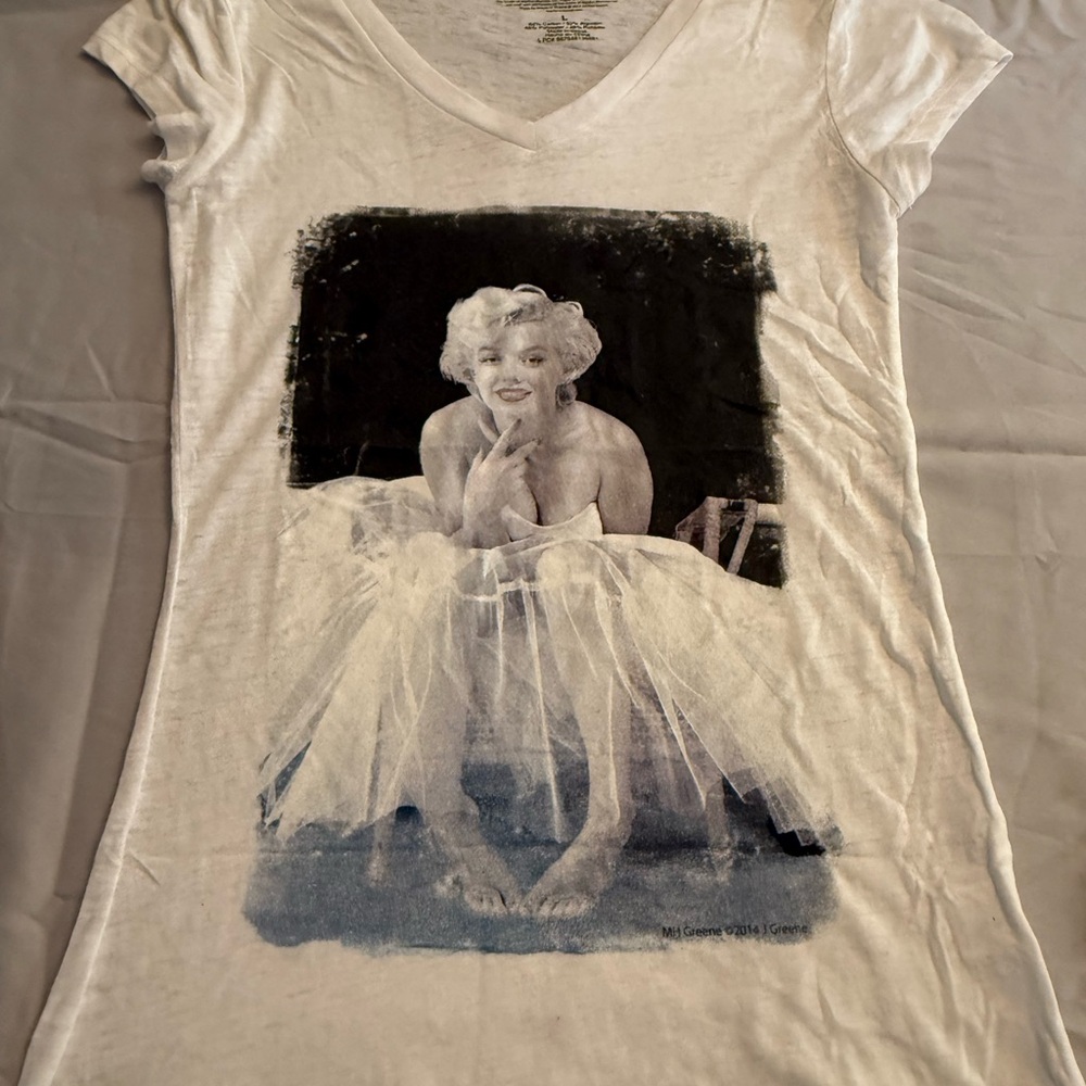 Marilyn Monroe V-Neck T-Shirt